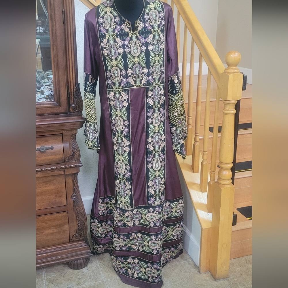 Palestinian Thobe